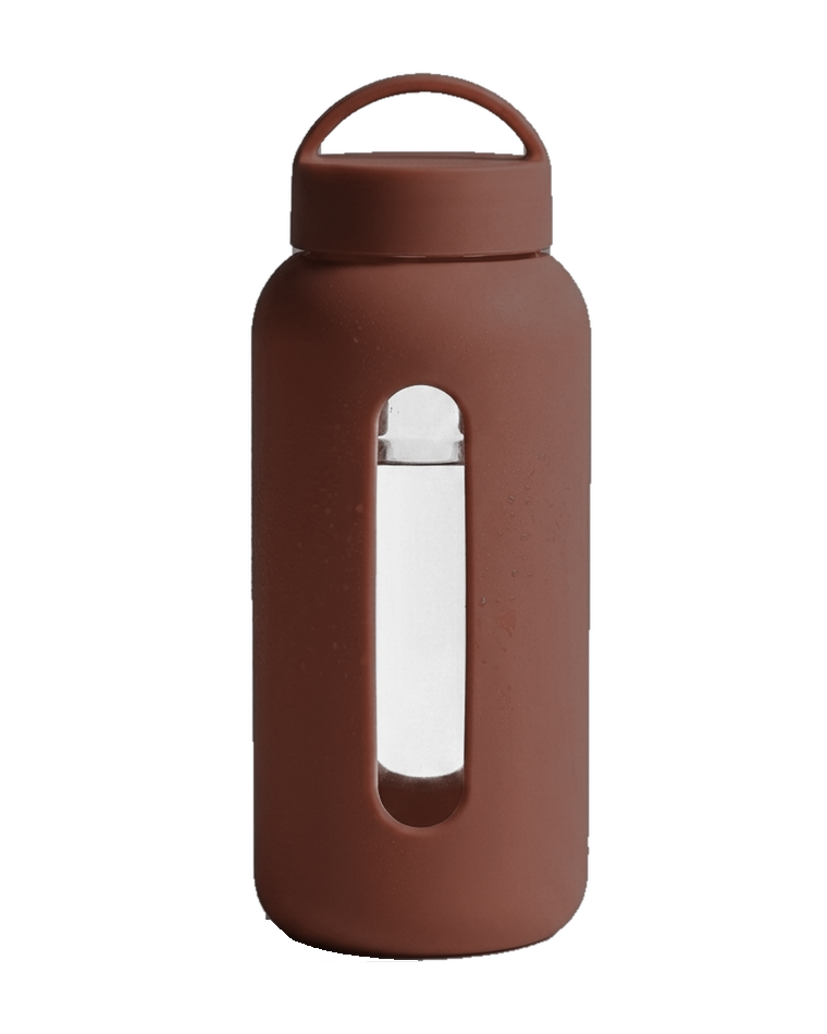 Bevu 600, gourde en verre avec manchon en silicone, coloris Café, bouchon avec anse