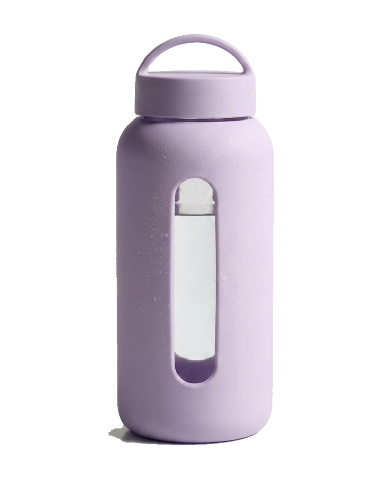 Bevu 600, gourde en verre avec manchon en silicone, coloris Lavande, bouchon avec anse