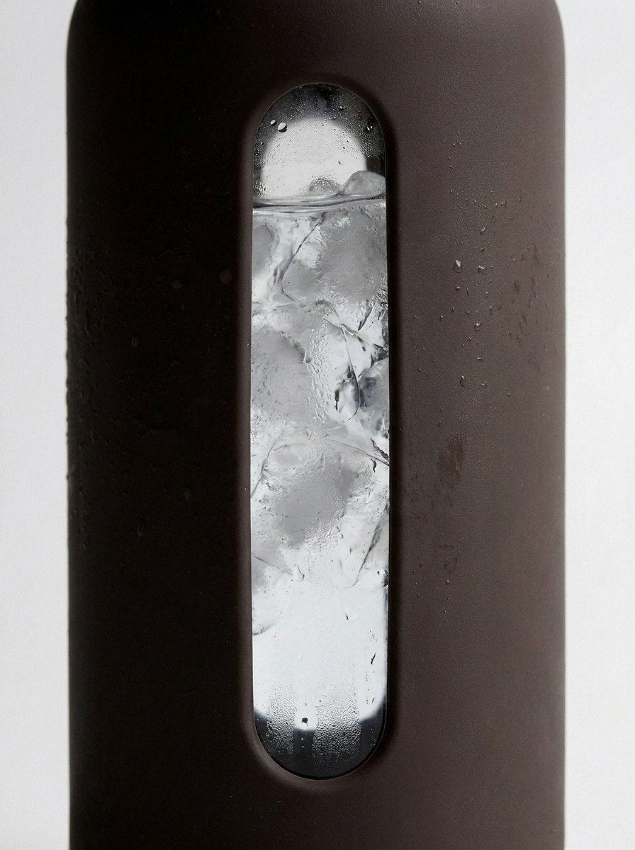 La fenetre, et l'eau derriere.